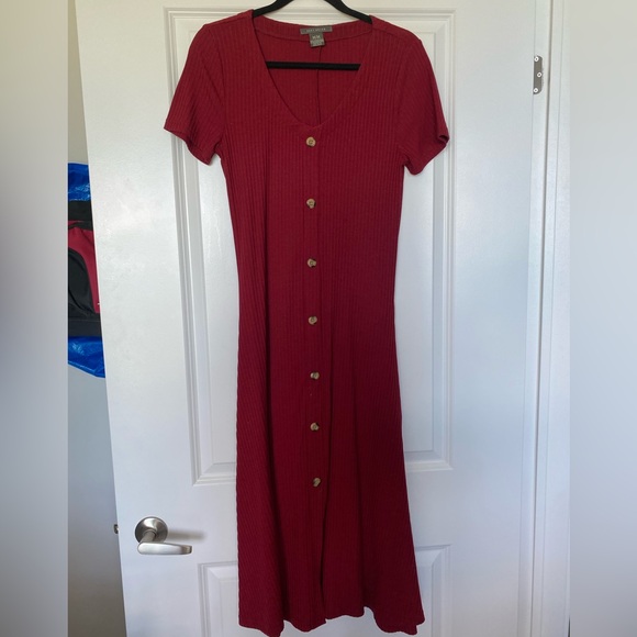 🐙 Suzy Shier - Maxi red / burgundy dress with button down front - Size M 🐙 - Picture 2 of 4